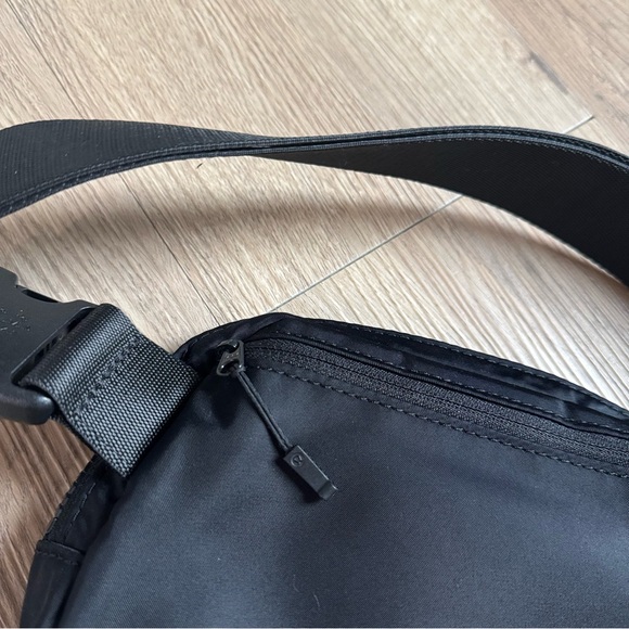 Black Belt Bag - Picture 3 of 6